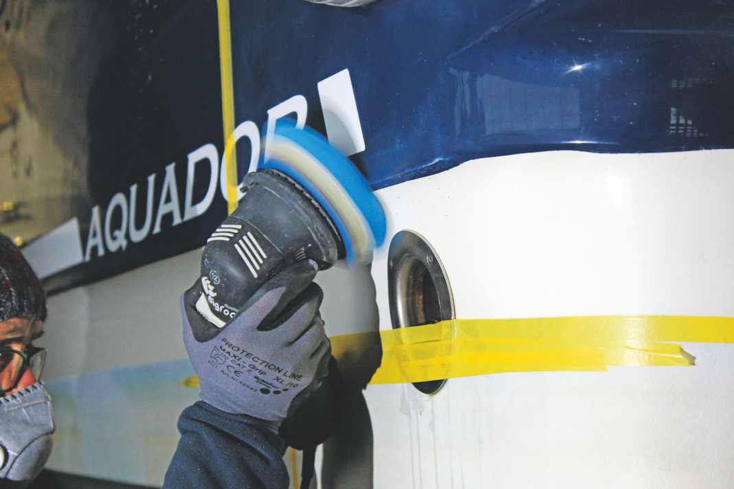 Gestartet wird mit dunklen Pads und grober Paste