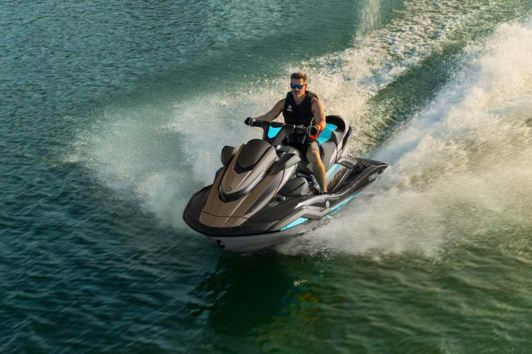 Der FX Cruiser HO steht für Enstapnnte Tage auf dem Wasser, ohne auf Leistung verzichten zu müssen.