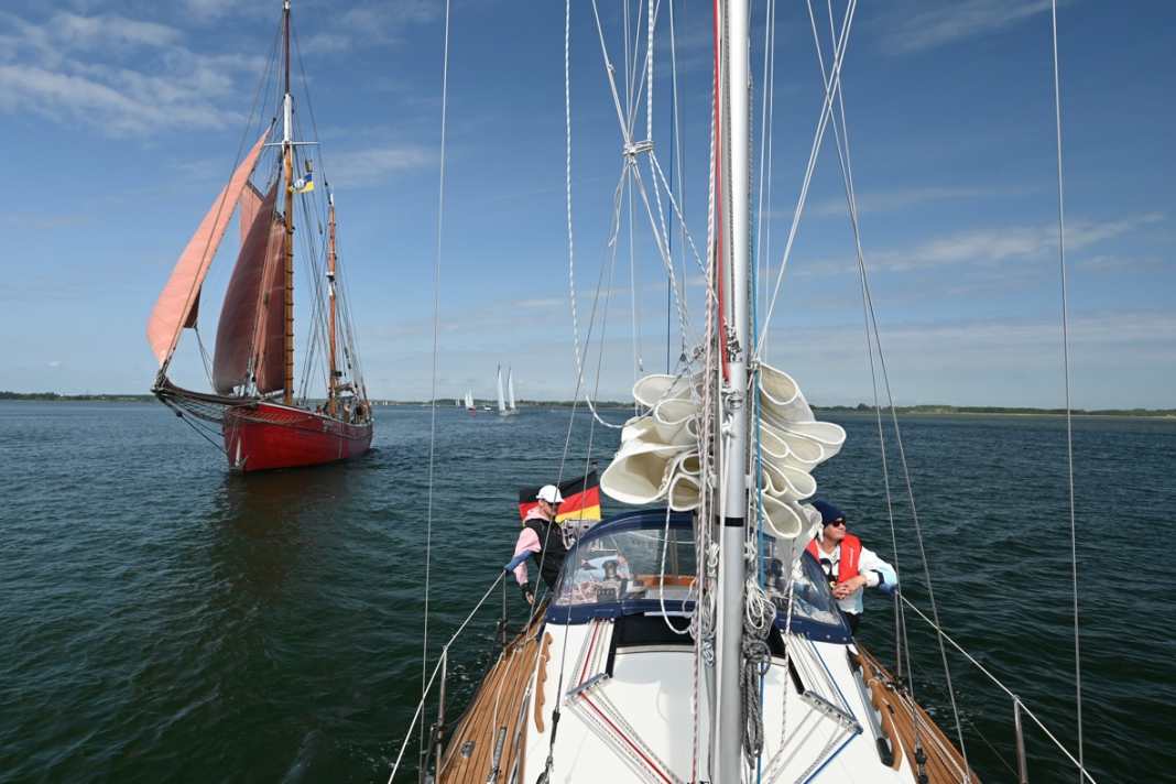 Ausfahrt aus der Schlei zu Törnbeginn.