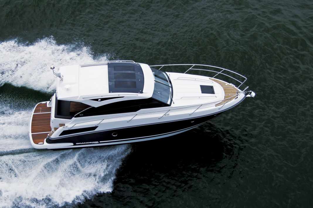 The new Grandezza 33 OC.