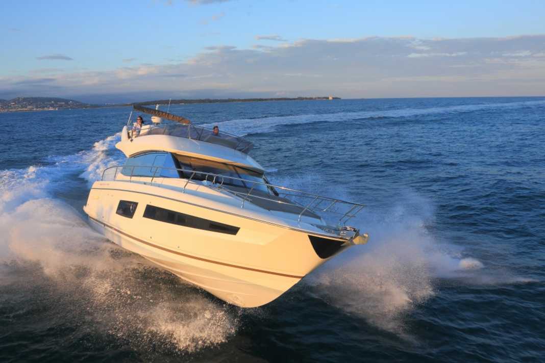 Jeanneau Prestige 450 Fly | BOOTE
