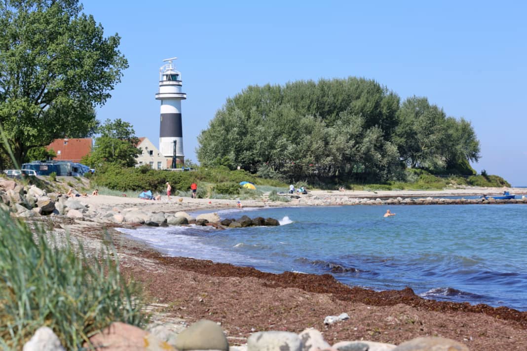Seit 150 Jahren wacht der Leuchtturm von Bülk am westlichen Ende der Kieler Förde. Im Sommer ein beliebtes Ausflugsziel.
