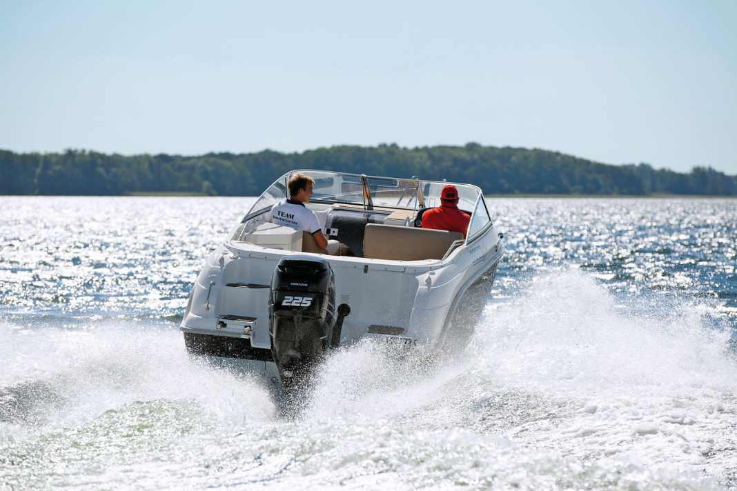 Atlantic Marine Day Cruiser 690: Gleitfahrt