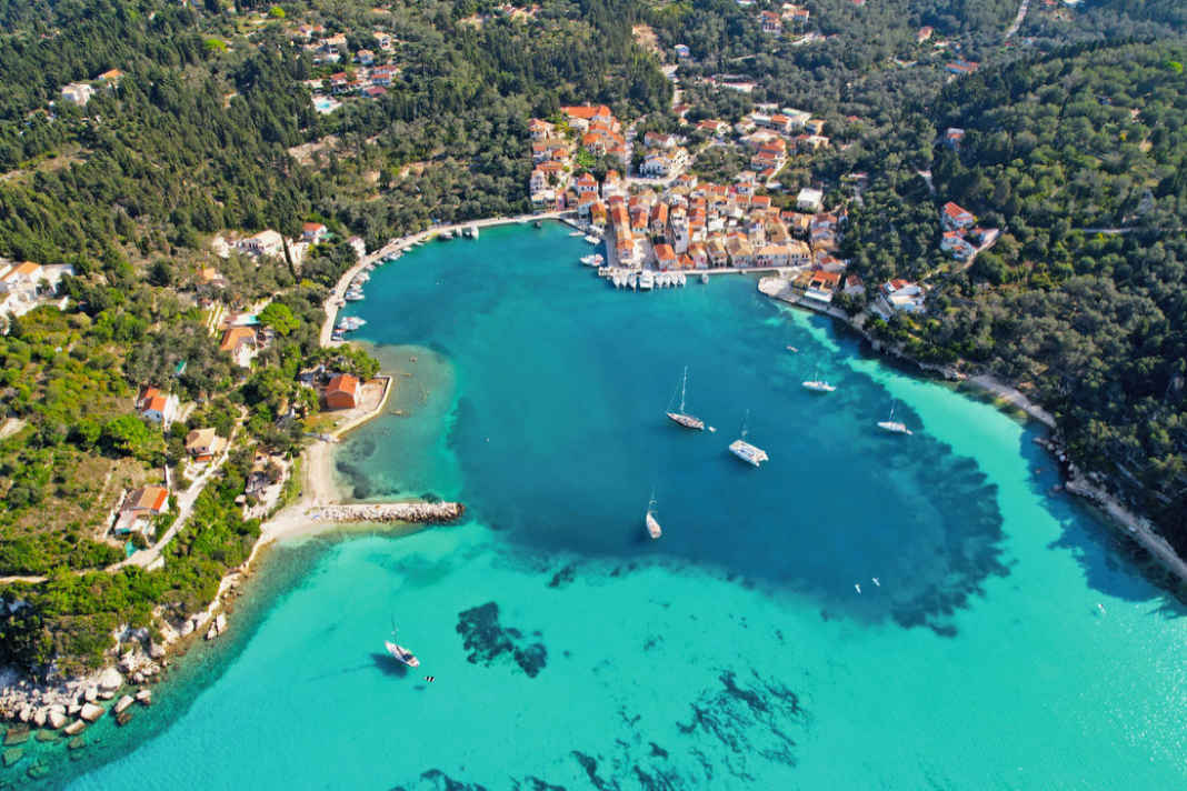 If you don't want to travel on land or water in Germany in winter, you should look at the dream destinations in the south instead