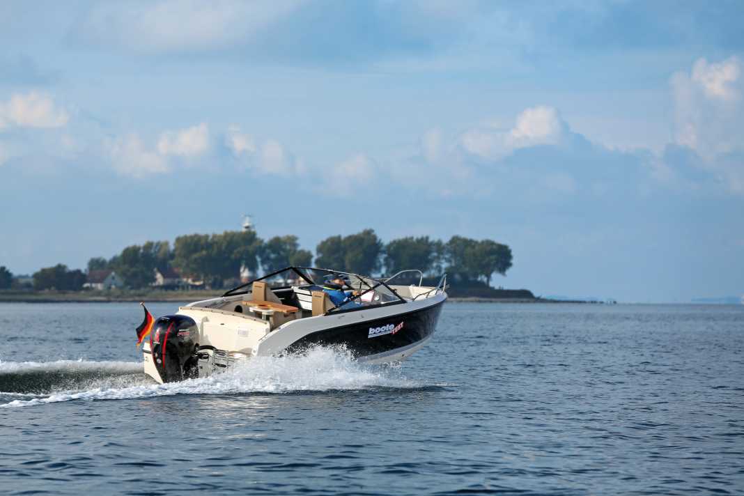 Quicksilver Activ 605 Bowrider