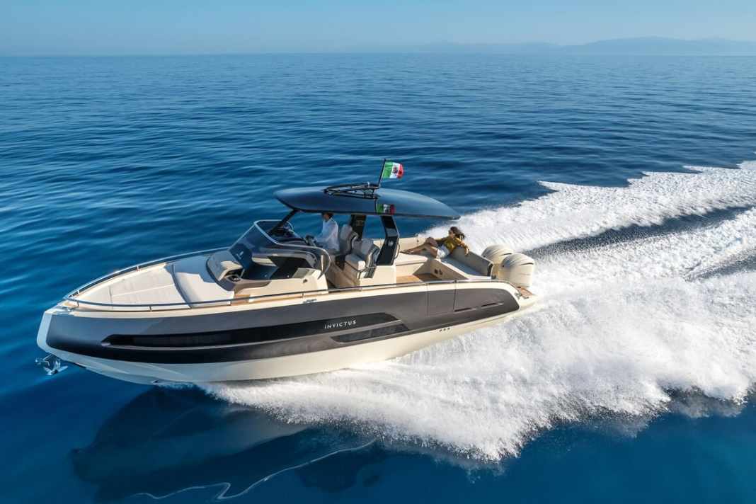 Invictus GT320S: The attention to detail and the dynamic lines drawn by Christian Grande are the style of the house