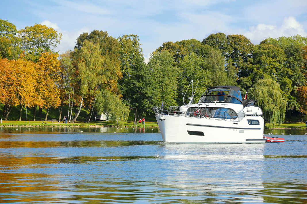 Die Mecklenburgische Seenplatte zählt zu den beliebtesten Sportboot-Revieren
