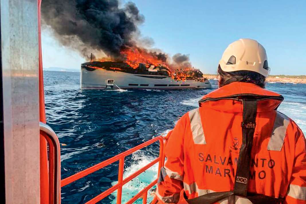 "Aria SF": Four months after its launch at ISA Yachts, the 44.30 metre steel and aluminium construction burned down off Formentera in mid-August.
