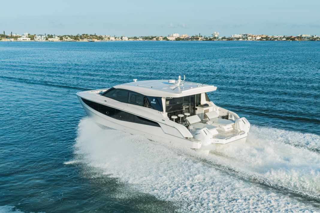 Nominiert in der Kategorie Katamarane: Aquila 46 Coupe Power Catamaran
