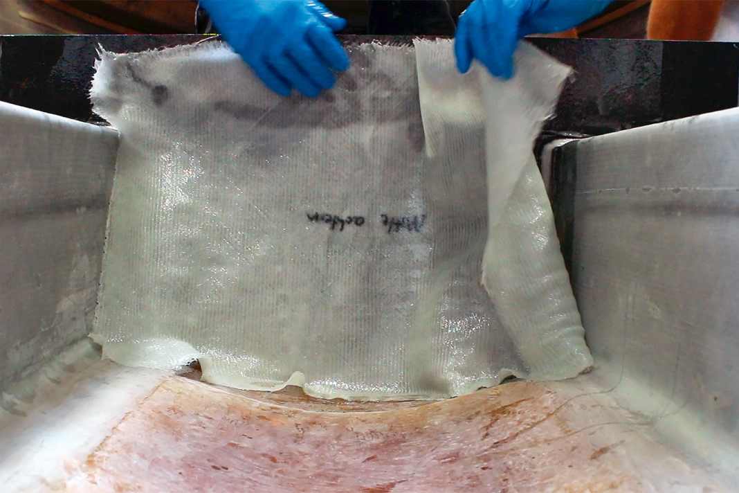 Mixing resin and filler is a bit like baking a cake. if the "dough" is too thin, filler must be added; if it is too thick, more resin must be added