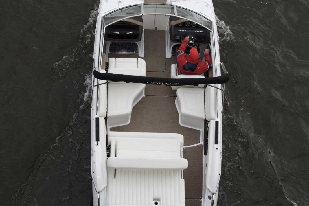 Boat test Cobalt A25 on the Main