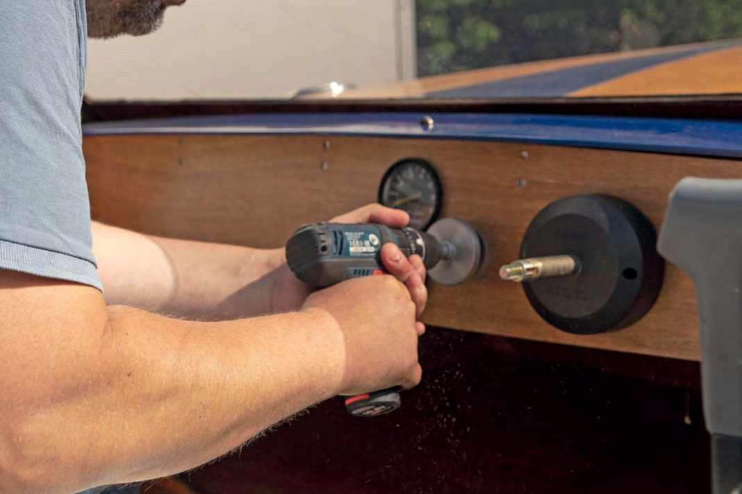 1. use the cordless screwdriver and the circular hole saw to cut the appropriate installation hole for the control unit