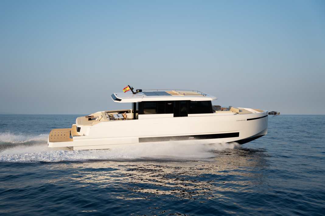 The De Antonio D60 celebrates its premiere at the Cannes Yachting Festival