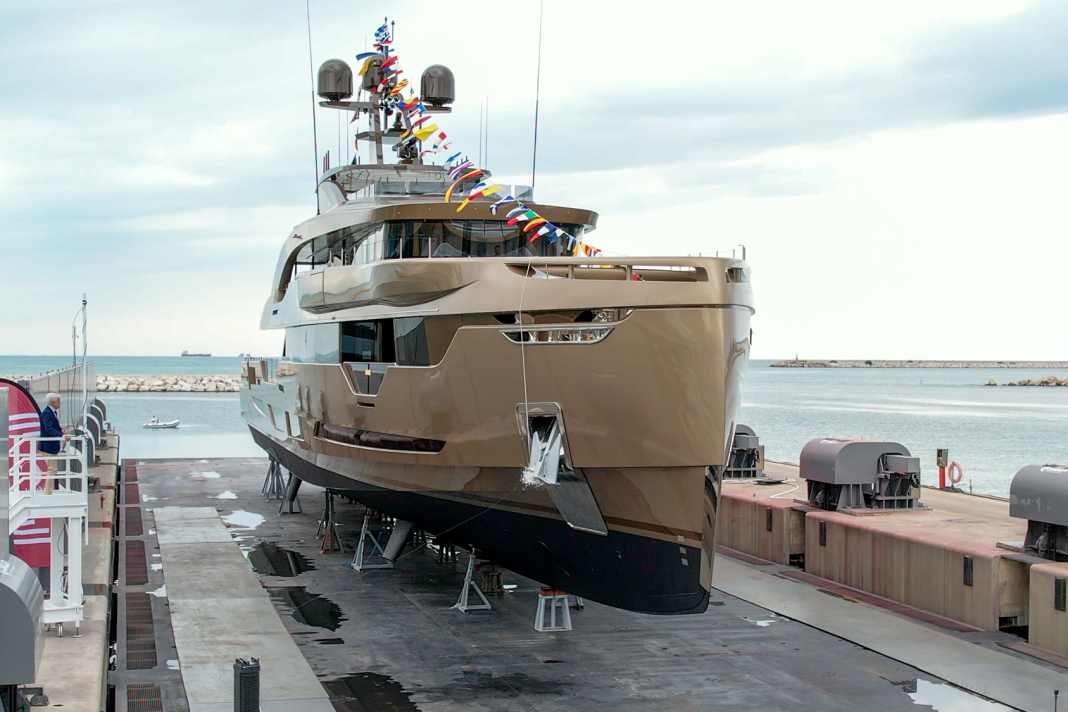 Columbus Yachts wasserte die 50-Meter-Yacht „Anjelif”