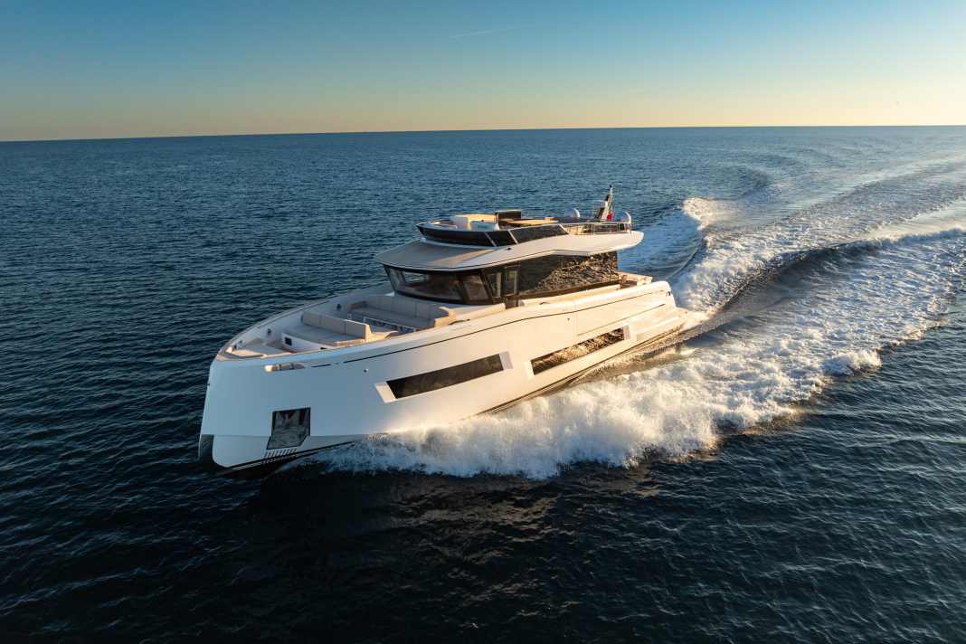 The new Endurance 72 with flybridge