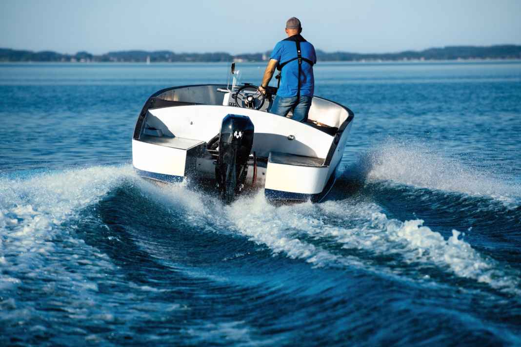 The ARIES-R50-E outboard on a Victory (Tender 606)