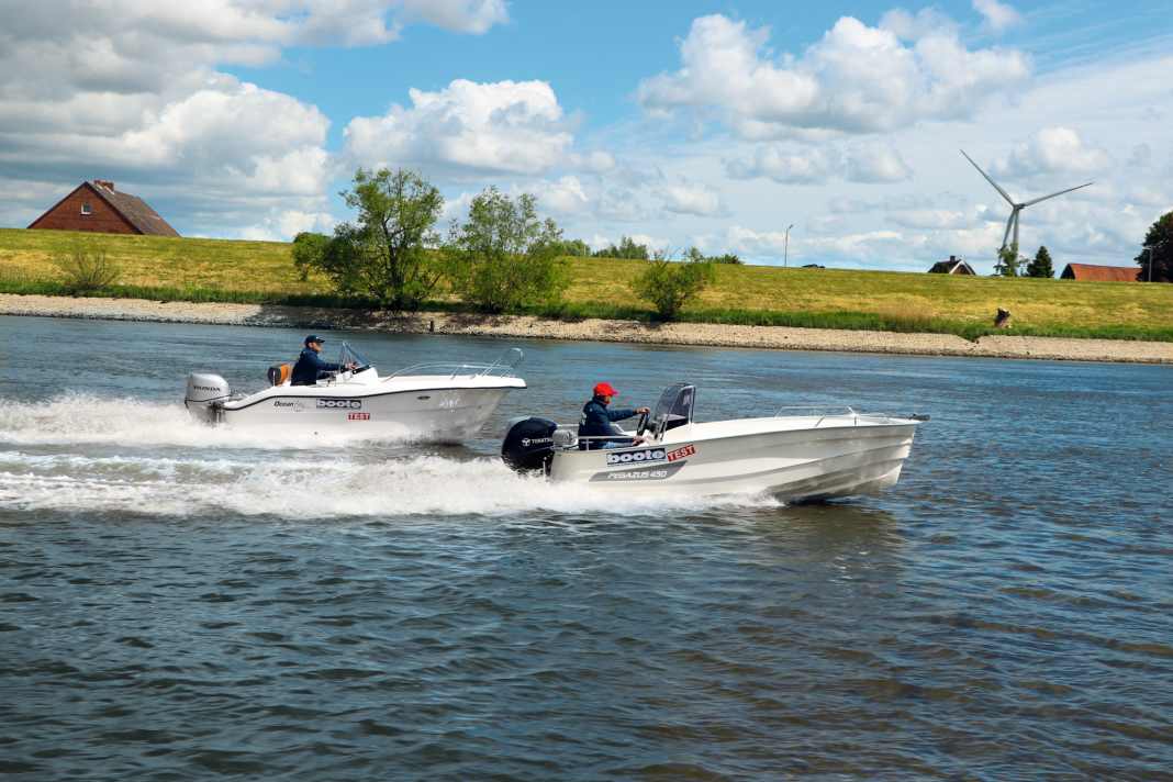 Rasente Fahrt: In Sachen Geschwindigkeit nehmen sich die Boote nicht viel, doch beim Fahrverhalten unterscheiden sie sich in sportlich und gutmütig