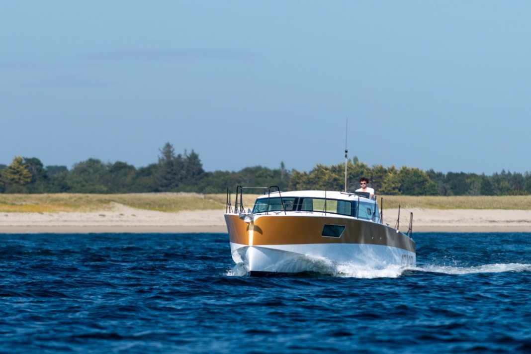 The hull shape was specially designed for low fuel consumption