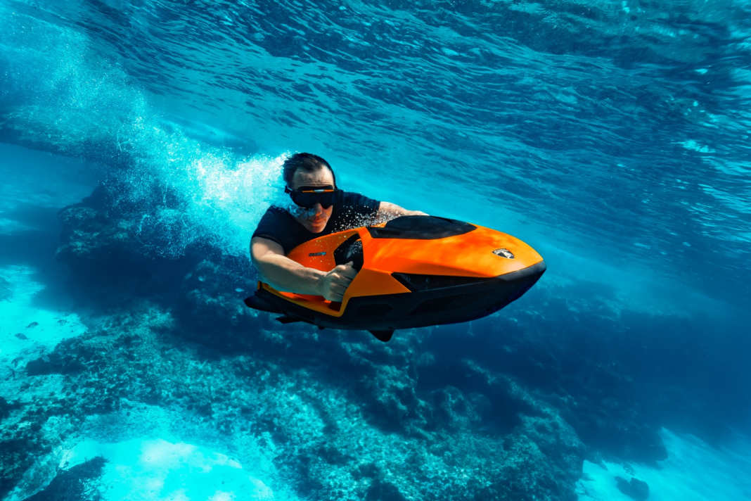 New technology and additional gliding surfaces make the toy up to 35 km/h fast