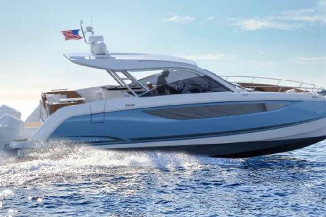 The new catamaran from Four Winns can be motorised with a maximum of 2 x 350 hp outboards.