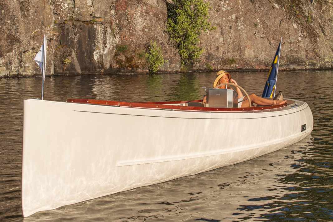 Christian Wallgren from IOTA Marin drew the 7.45 metre long crack with the striking stem and deck jump.