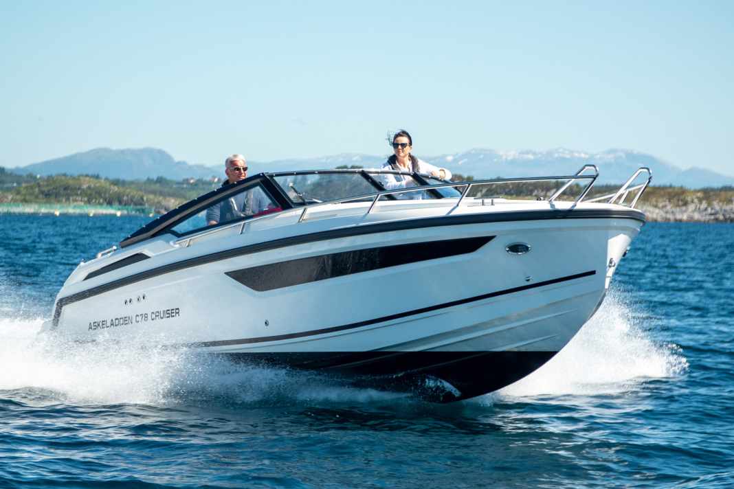 Askeladden C 78 Cruiser (Länge: 7,80 m, Breite: 2,55 m, Gewicht (ohne Motor): 1.900 kg, Motor: 250-350 PS, CE-Kategorie: C)