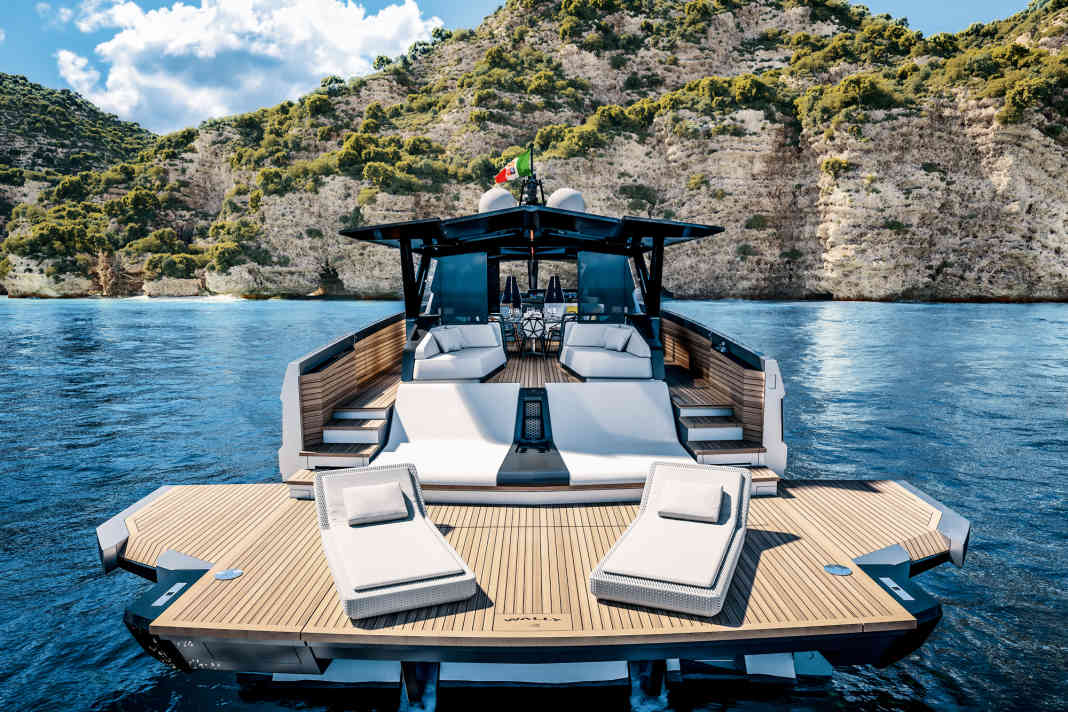 Wallywhy 100: While the stern with its beach club looks open and inviting...