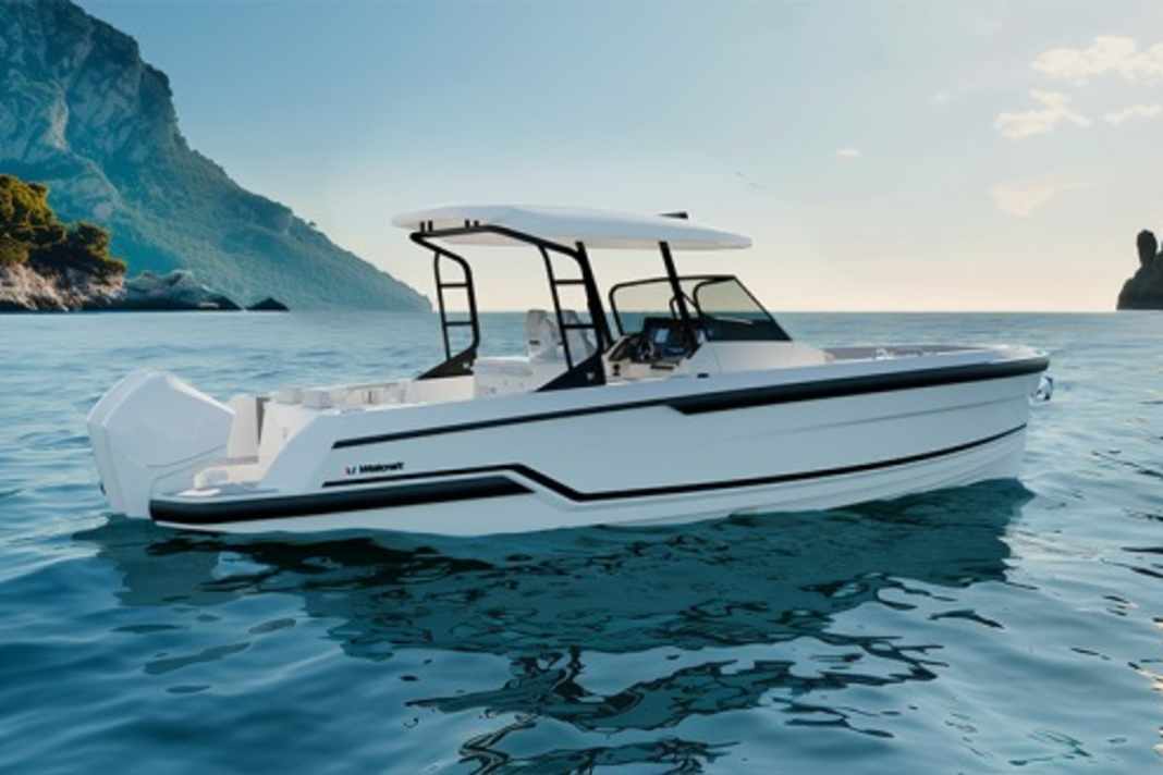 All three models feature dynamic lines - here the T-Top variant.