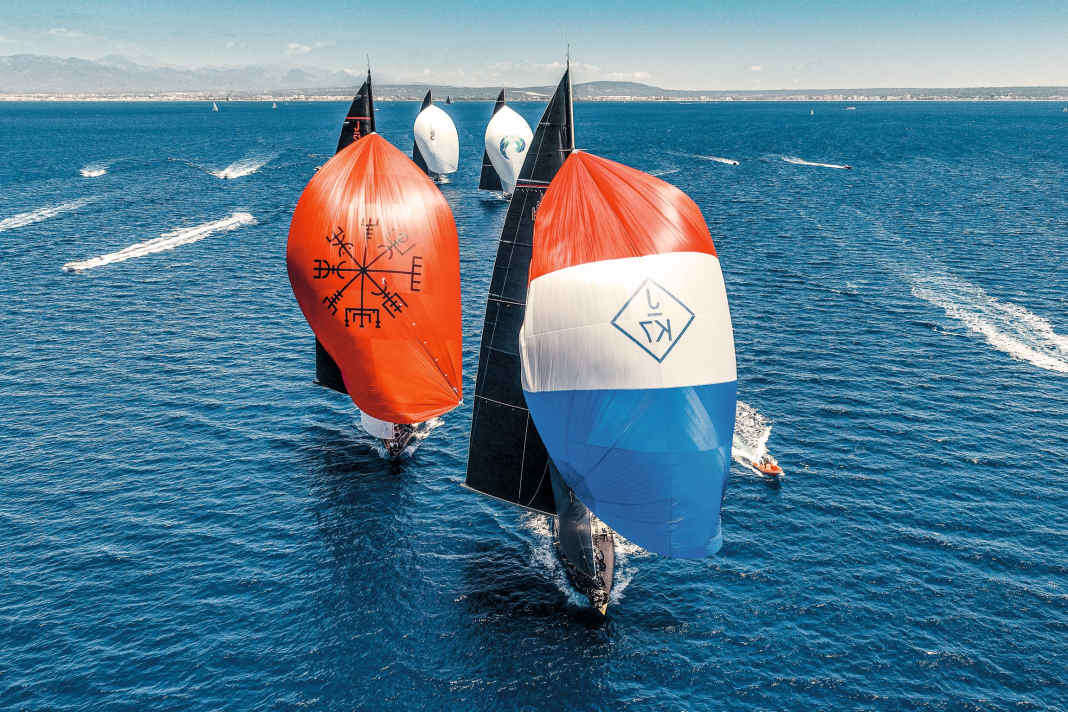 Superyacht Cup Palma: J-Class- und Maxi-Yachten segelten wieder um eine Klampe.