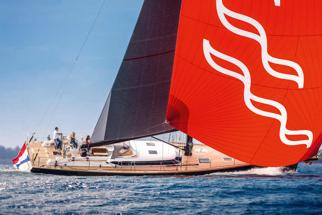 Contest Yachts a laminé le Slup de 20,30 mètres selon les lignes Judel/Vrolijk pour un propriétaire belge.