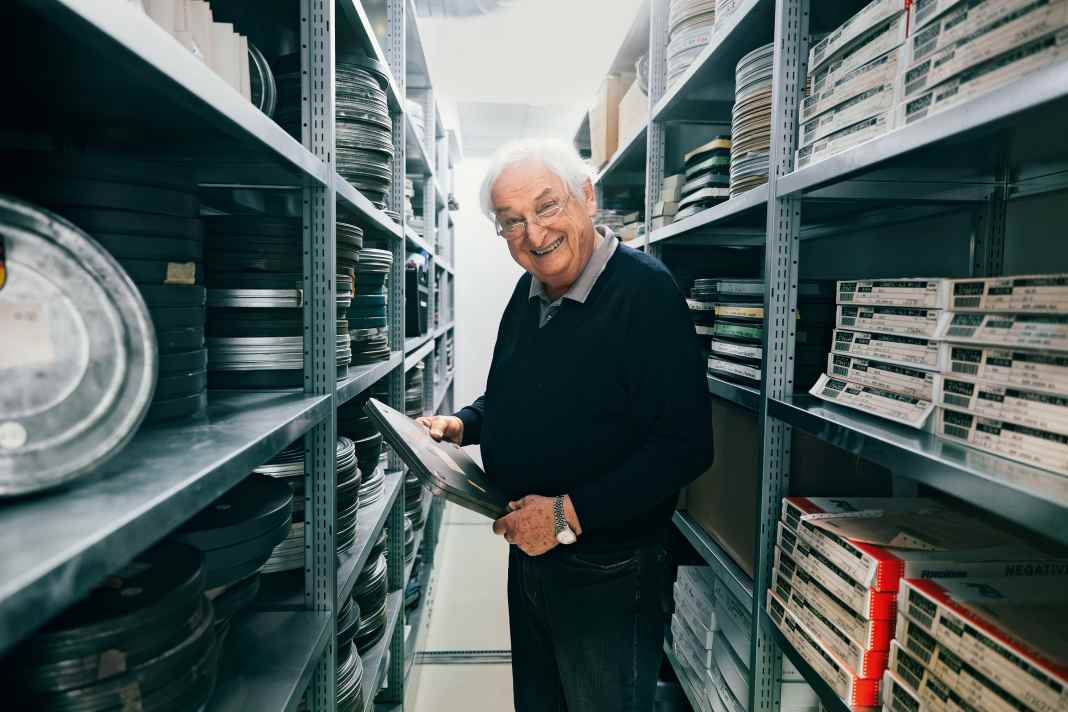 Auch mit 84 Jahren ist Singer noch neugierig. Er lacht viel, während er erzählt