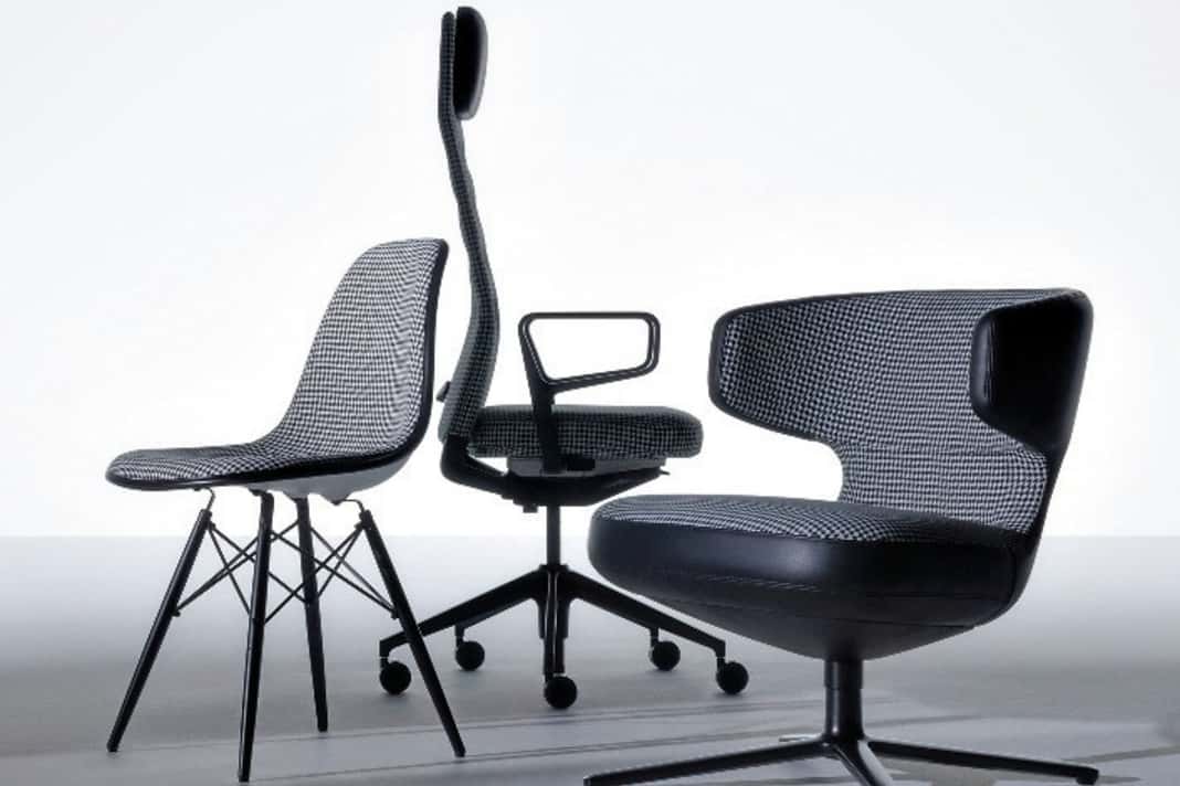 Die drei Protagonisten der Vitra-Edition (v. l.): der Eames Plastic Side Chair, der Bürostuhl ID Trim L und der Designersessel Petit Repos