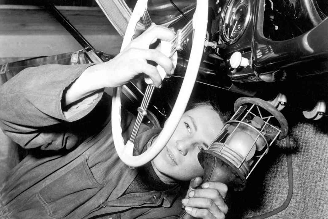 Handarbeit: Das „Banjo“-Lenkrad gehört zu den Besonderheiten der frühen 356