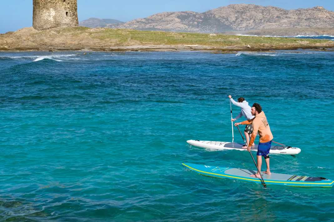 The SUP team travelled to Sardinia (here: Stintino) in mid-February for the photo shoot and the first tests. However, the boards then completed most of their test kilometres on Bavarian and northern Italian lakes.