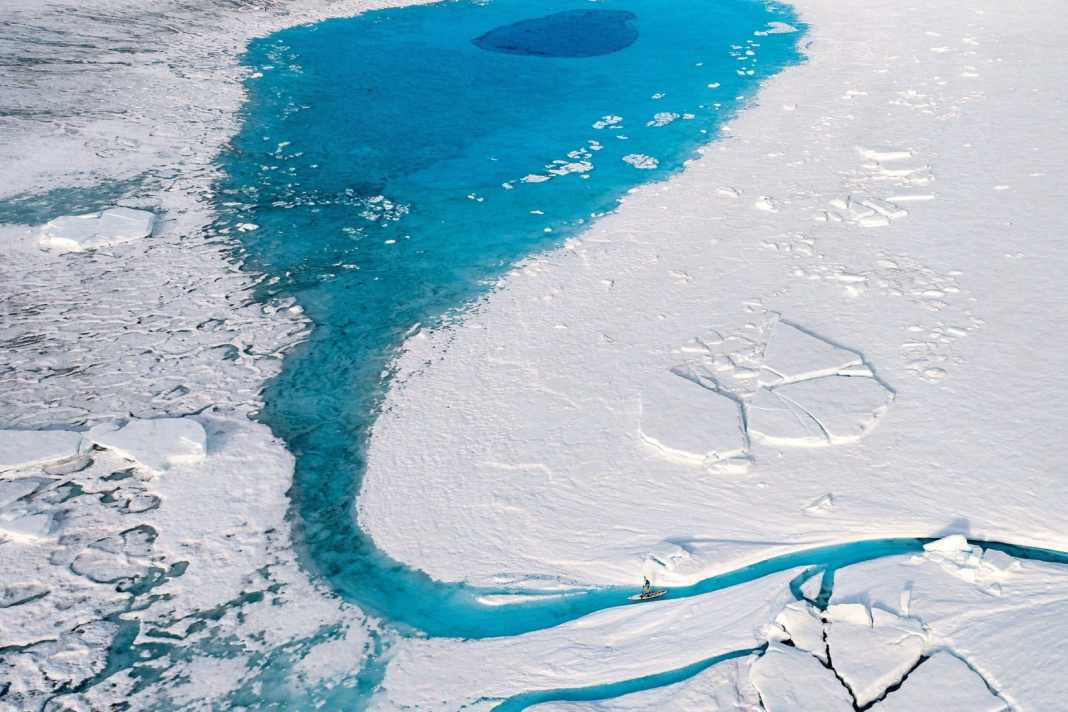 The lake is only fed by a small trickle of water that makes its way from the shore through the depths of the water to find an outlet.