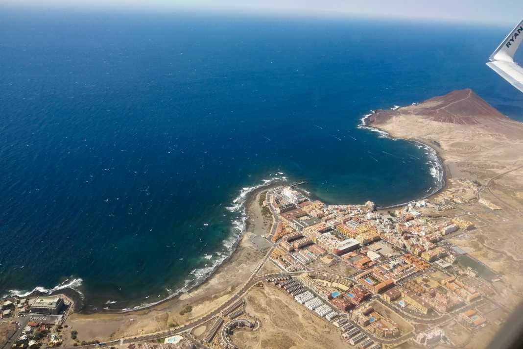 Vielfältig – die Kanaren bieten fast alles, was das Windsurferherz begehrt. El Medano mit seinem Wavespot El Medano mit seinem Wavespot El Cabezo und der Freeride-Bucht