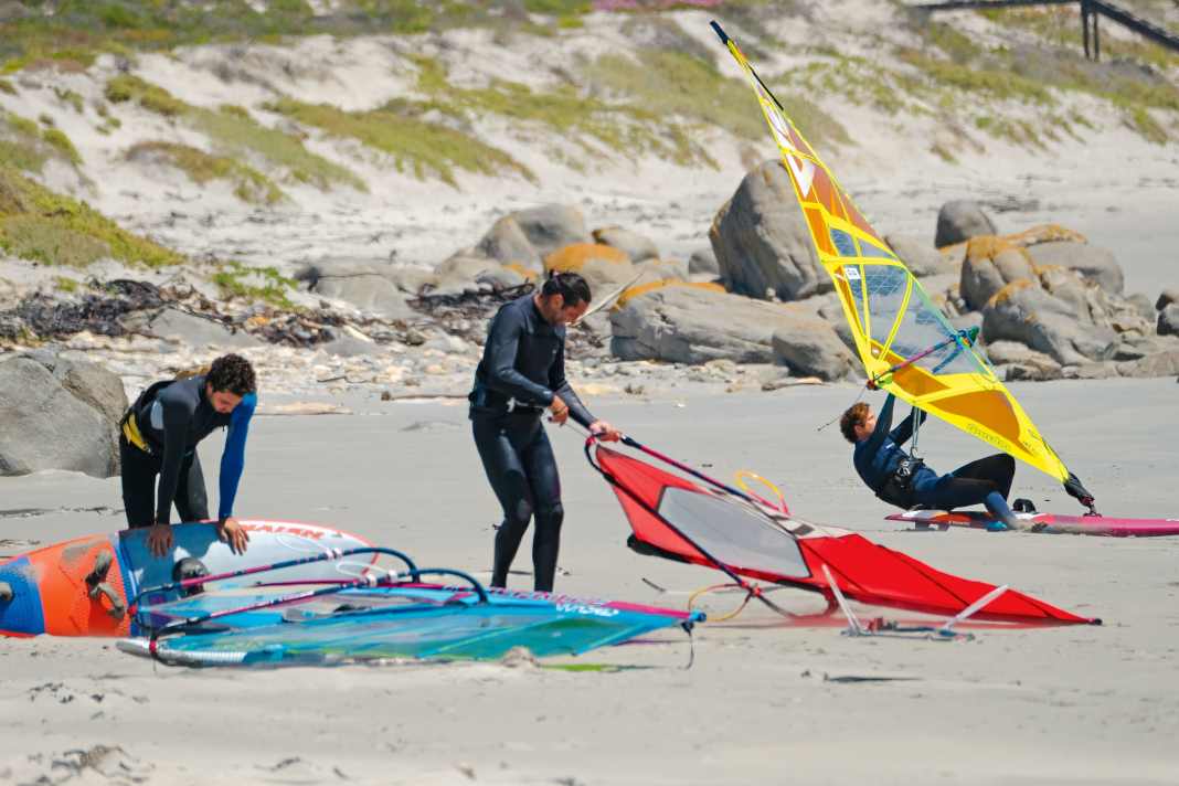 The SURF testers changing the mast