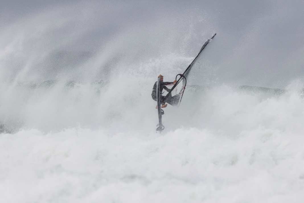 A classic rail ride - but on a white water roller instead of a longboard in light winds