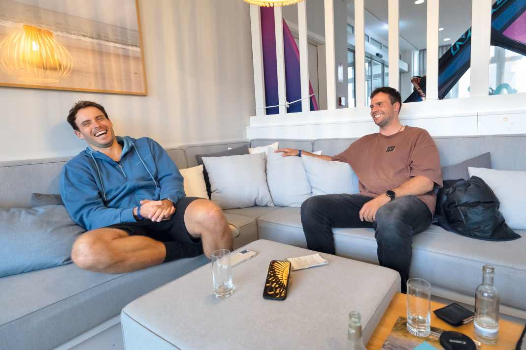 Schon vor dem Saisonfinale in Japan hatten Nico und Michele auf Sylt gut lachen.