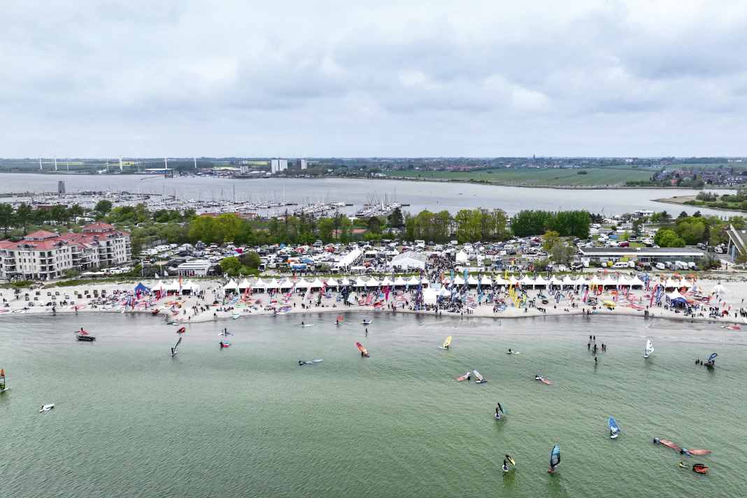 Vom 29.5. bis 1.6. findet das Surf-Festival am Südstrand statt.  Vom 6. bis 9.6. gastiert das  Foil-Festival an gleicher Stelle.