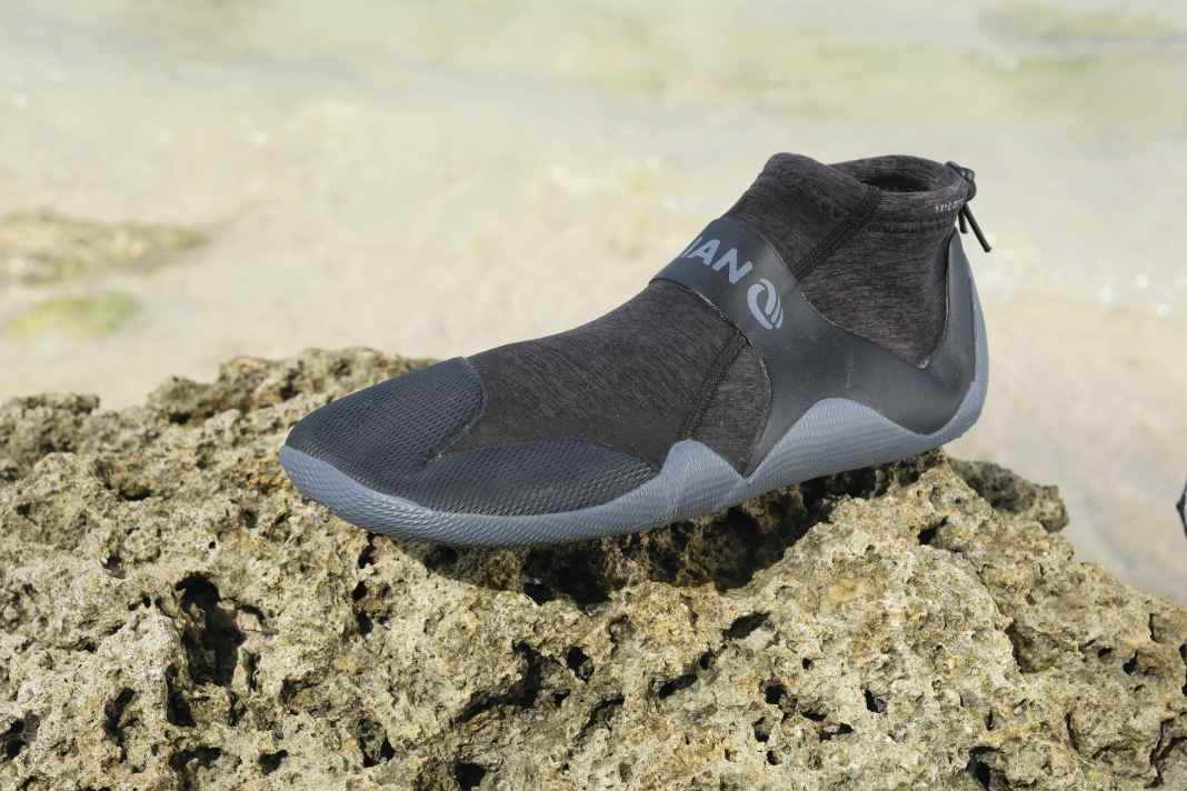 Olaian neoprene socks 500 from Decathlon