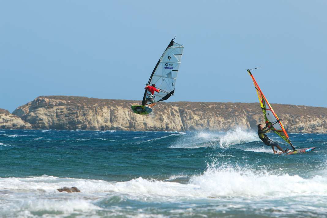 New Golden Beach attracts visitors with shallow water and - if the Meltemi fires properly - good diving ramps