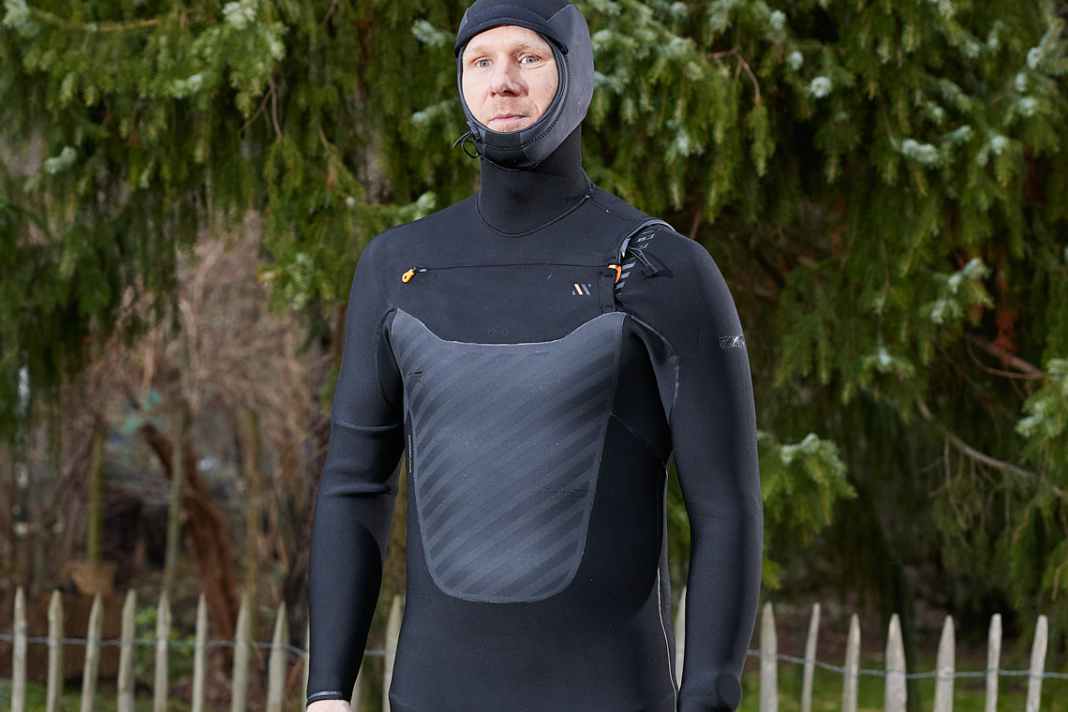 The RRD Fahrenheit has thick smooth-skin neoprene on the torso, but is a little thinner on the arms.