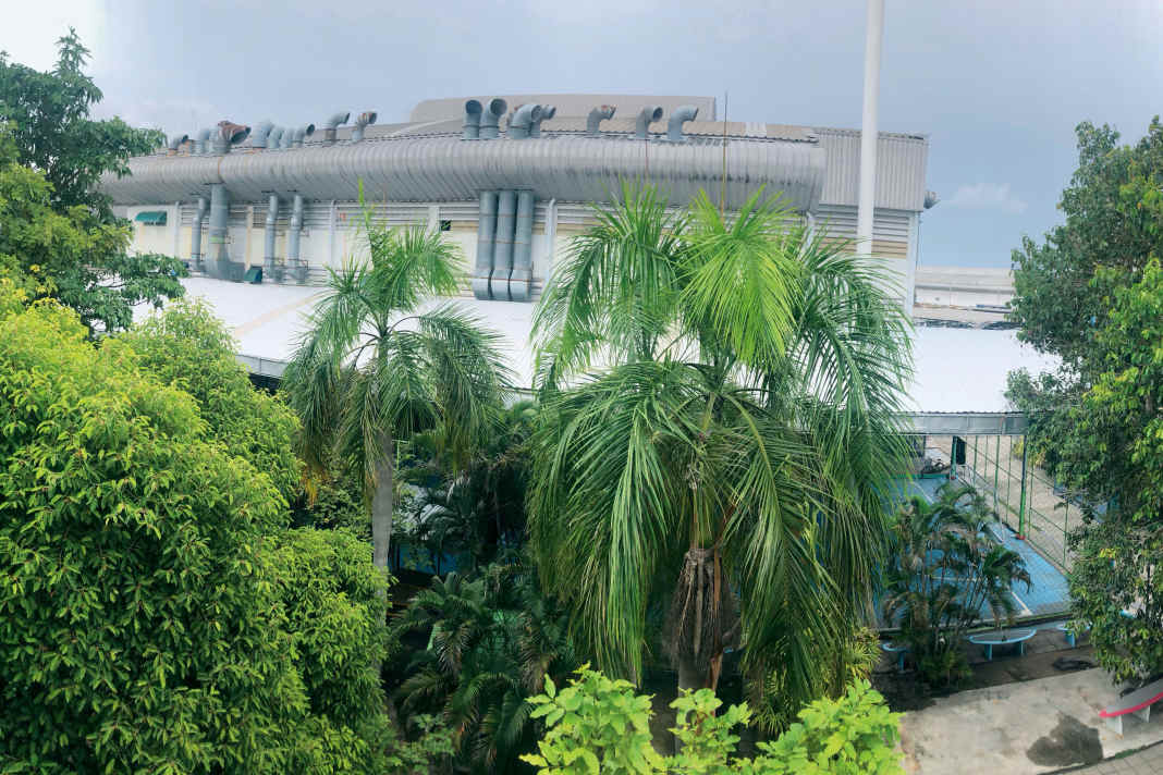 In future, some of the electricity required will come from the company's own roof - but the road to a completely "green" factory is still a long one.