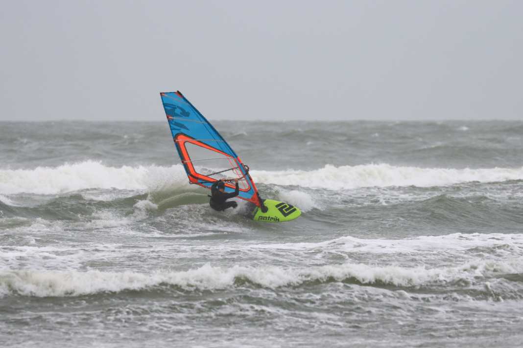 Sailloft Curve 4.7 in the surf test