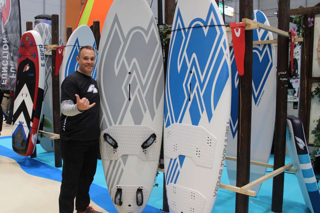 Sergio Alonso Minuth hat 30 Jahre Erfahrung bei Sailboards Tarifa, jetzt soll er F2 wieder in die Spur bringen