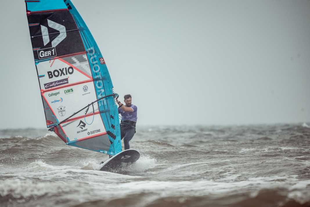 Vincent Langer war einmal mehr beim Windsurf Cup kaum zu schlagen, er gwann fünf von sechs Wettfahrten