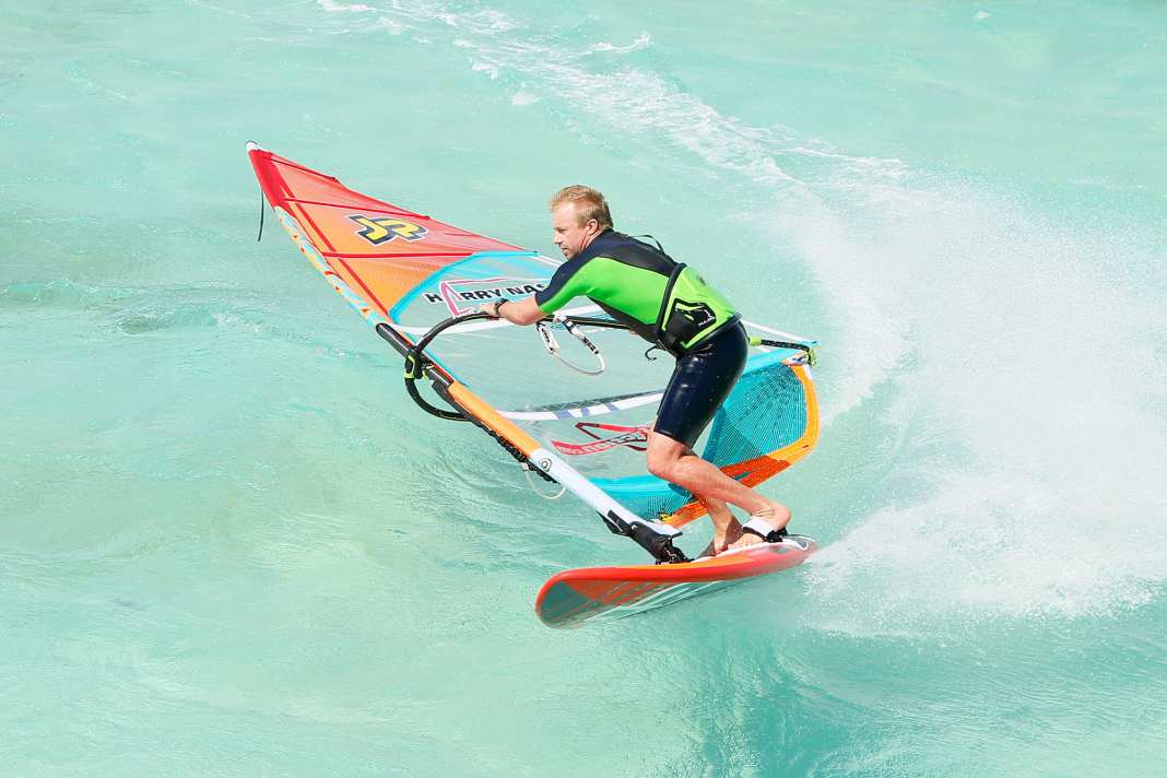 Sporty carved jibes are fast and effective. We'll show you how to carve your way round the corner!