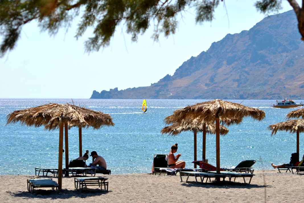 In Plakias on Crete, the Meltemi blows at up to 30 to 40 knots
