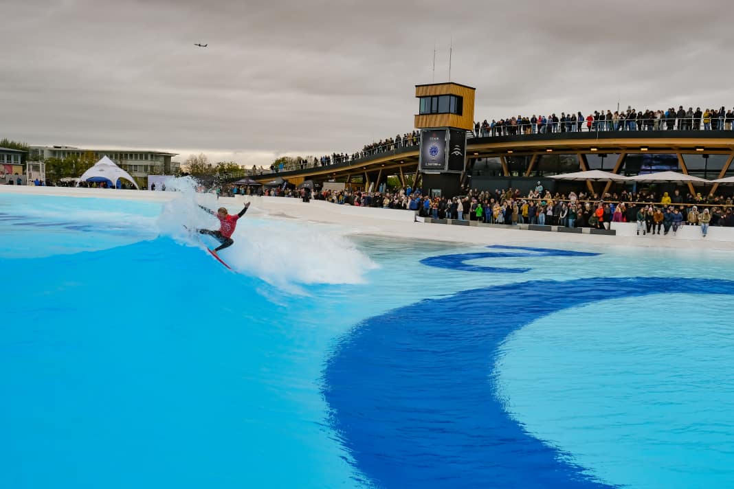 Surfing in the artificial wave at o2 Surftown MUC